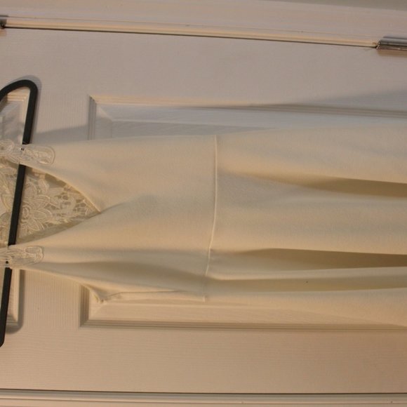 WHITE DRESS - Picture 4 of 4